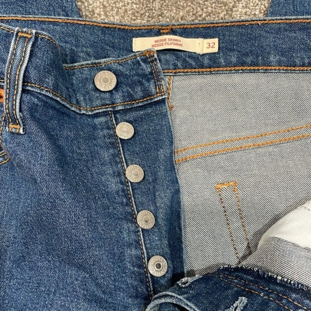 EC Levi's Wedgie Skinny Medium Wash Jeans - Size 32 - Picture 5 of 5